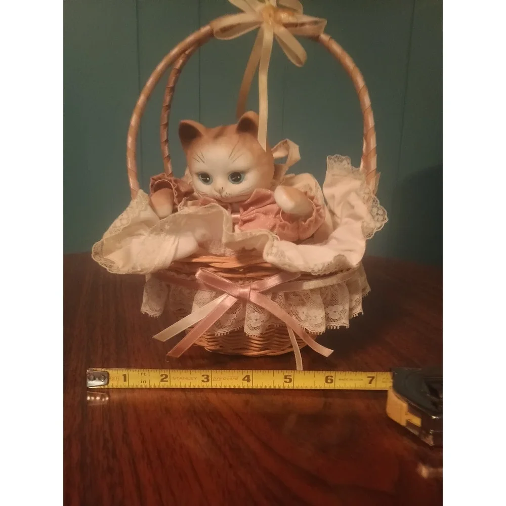 Musical Moving Kitten In A Basket Figurine Vintage